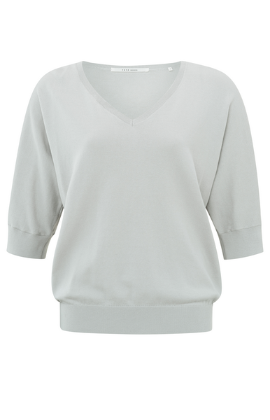 Soft v-neck sweater with half sleeves and stiched details