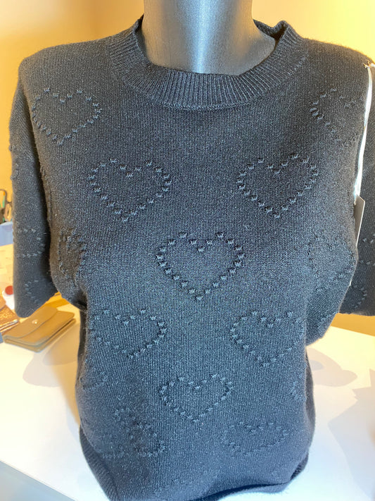 Zwarte trui met hartjes