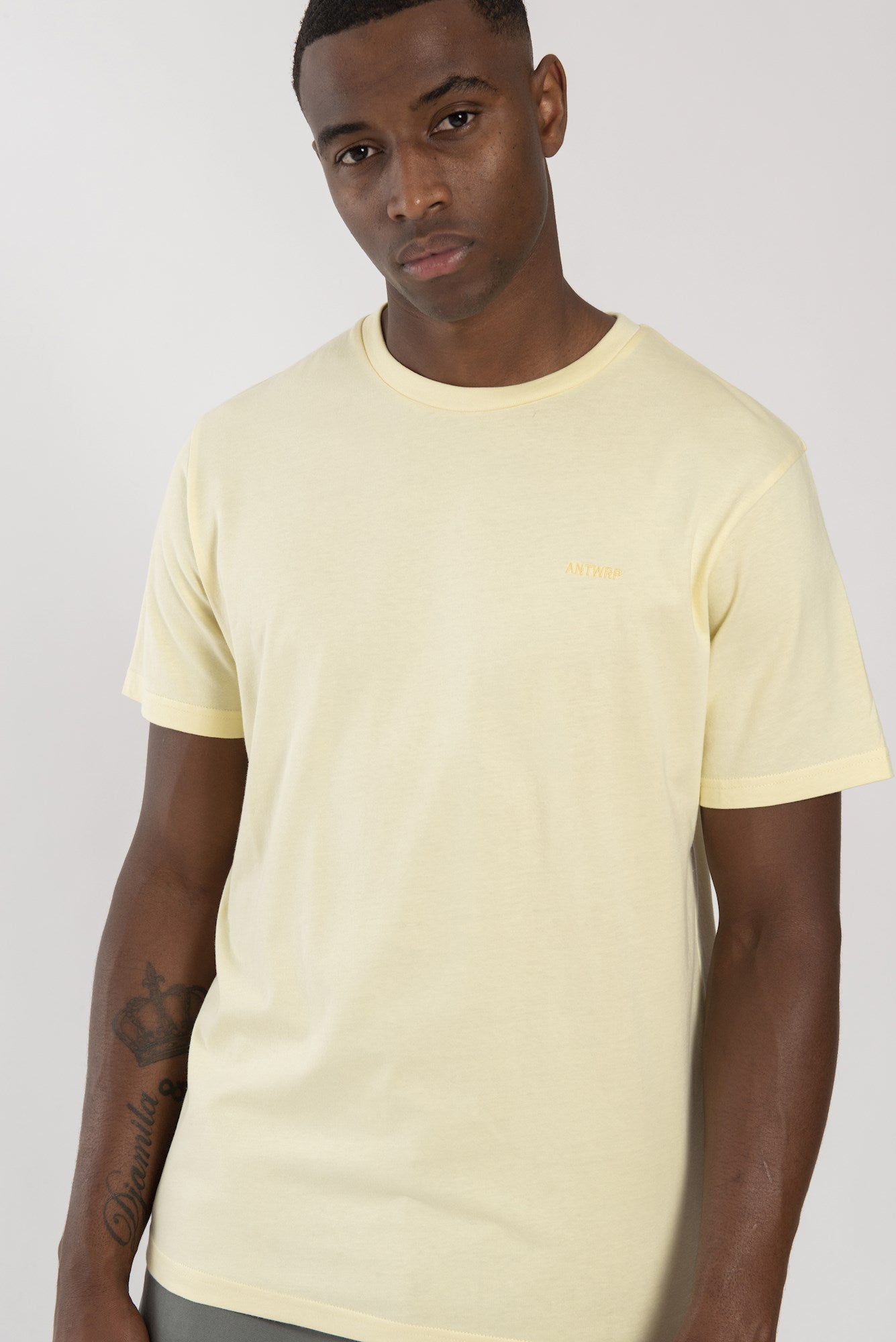 T-Shirt - pastel yellow